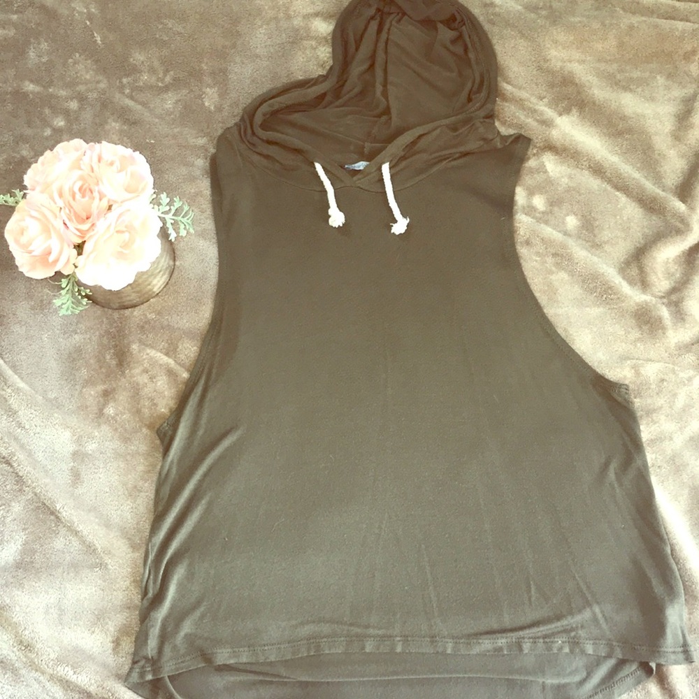 Camp green muscle-tank.